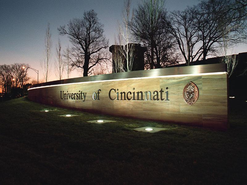 辛辛那提大學 University of Cincinnati